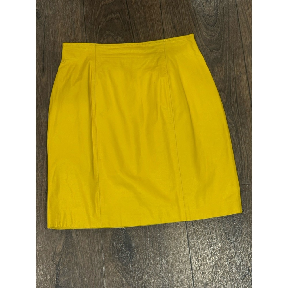Vintage 80s CHIA Bright Yellow Leather High-Waisted Mini Skirt – Size 10‎